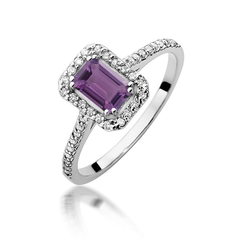 Gold Ring With Amethyst And Diamonds