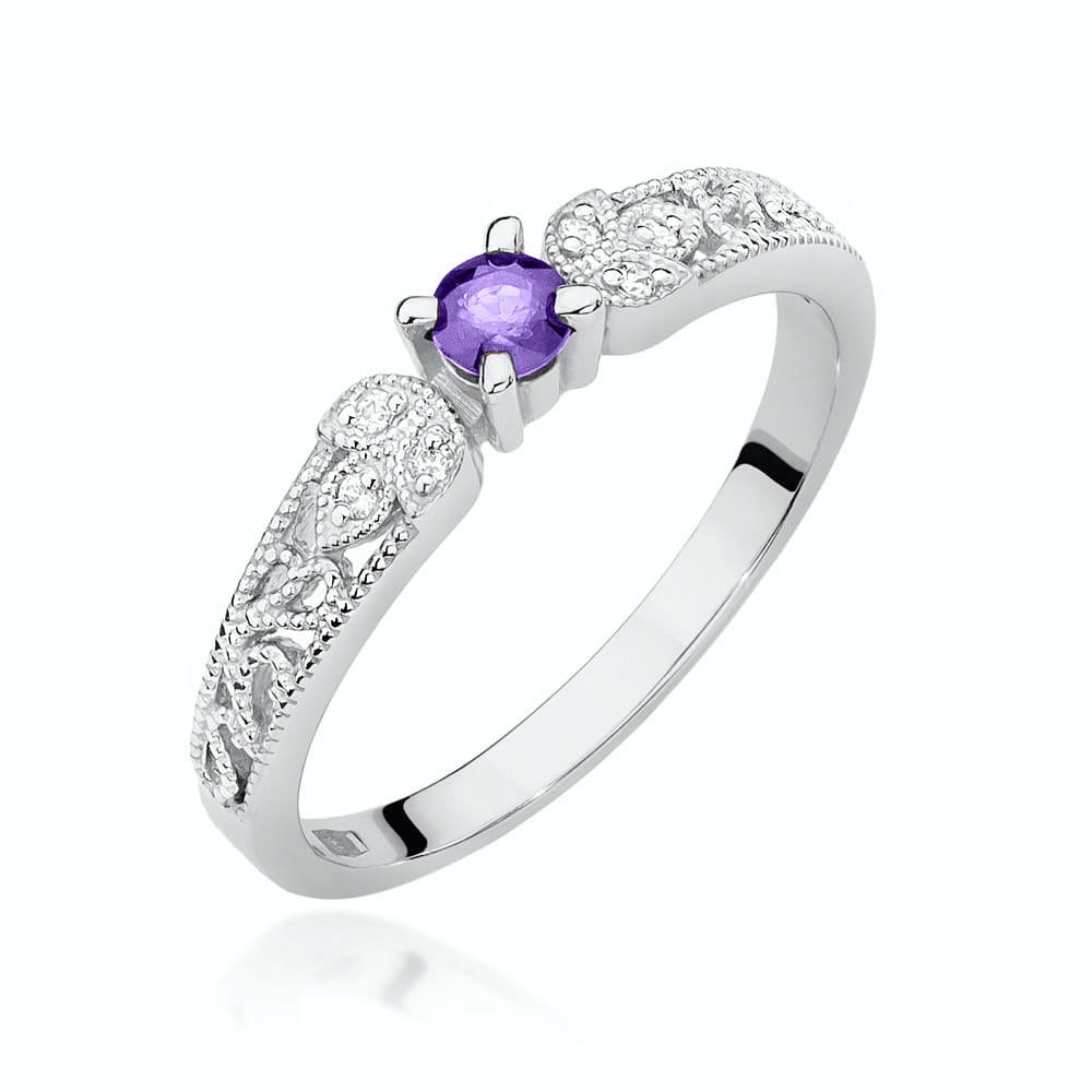 Gold Ring With Tanzanite And Diamonds