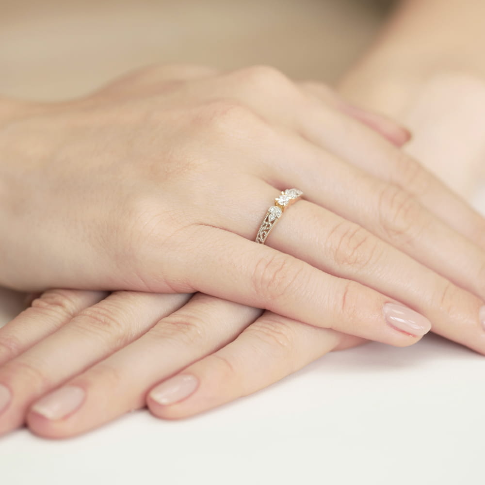 Auksinis Žiedas Su Deimantais