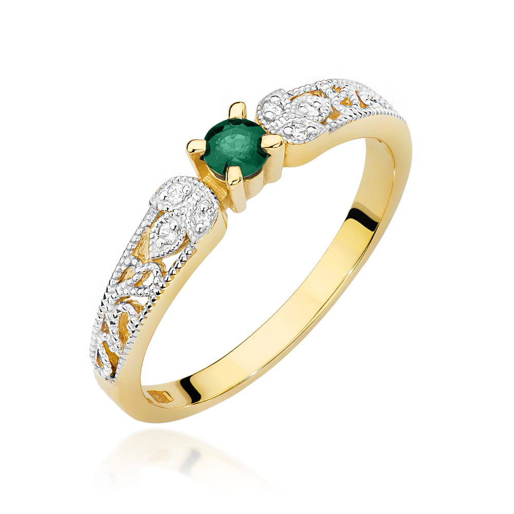 Gold Ring With Emerald And Diamonds