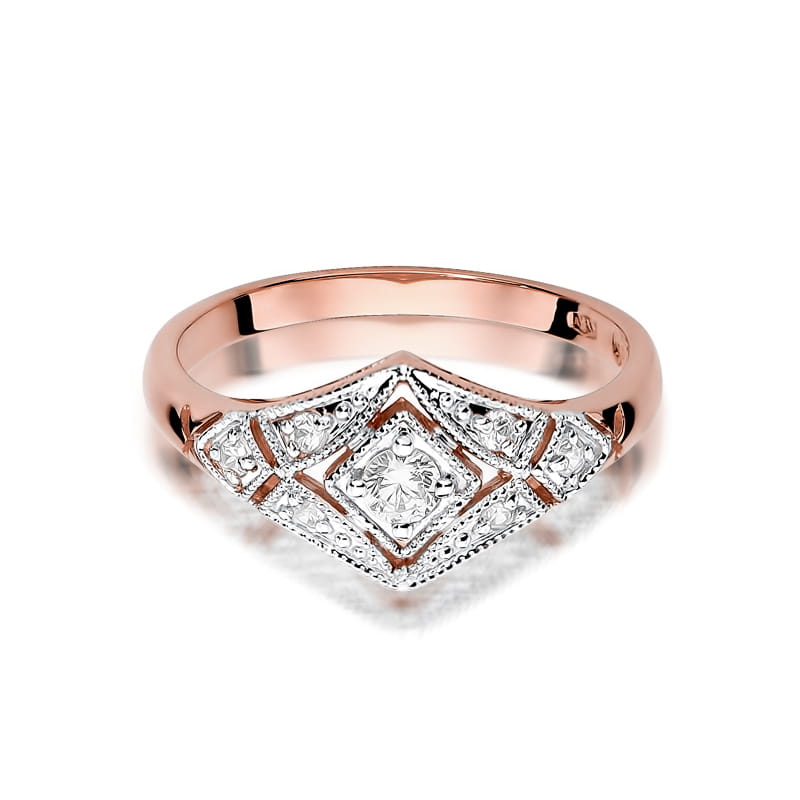 Gold Ring With Diamonds