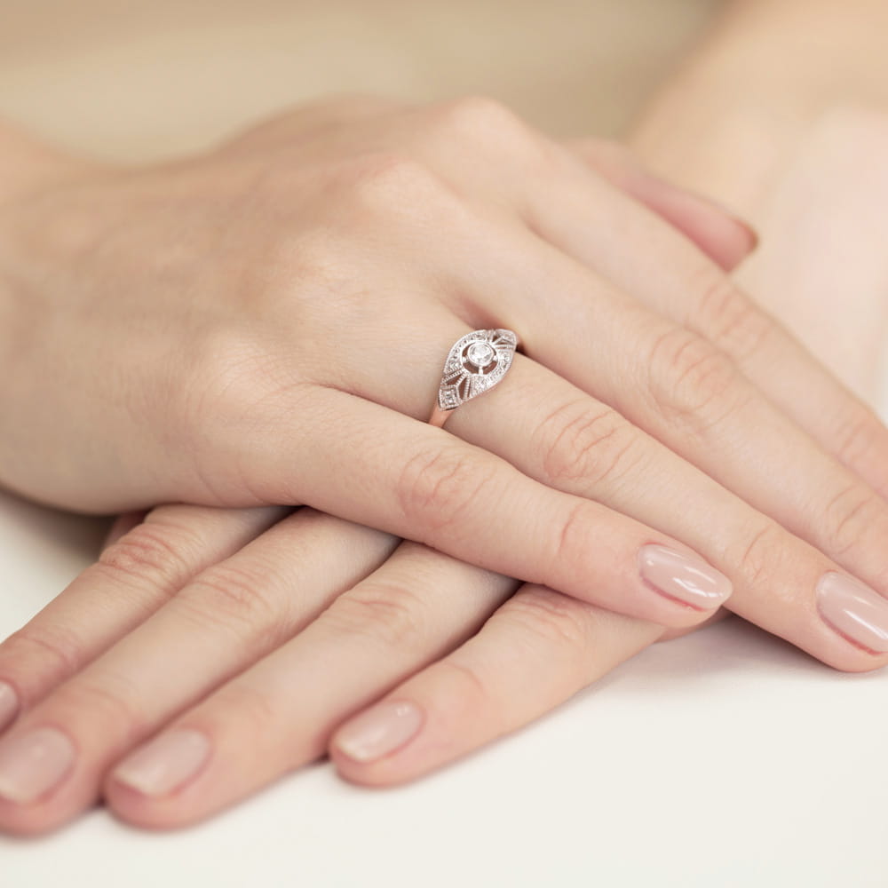 Auksinis Žiedas Su Deimantais