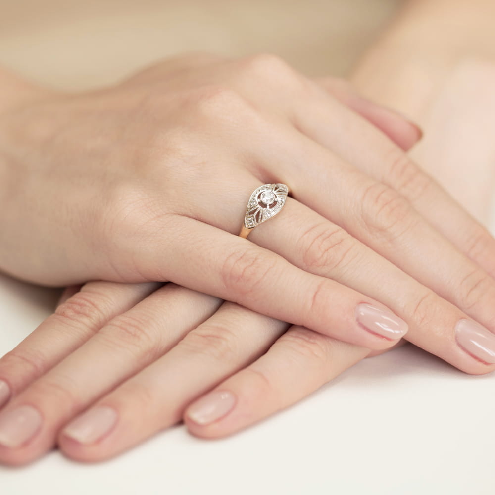 Auksinis Žiedas Su Deimantais