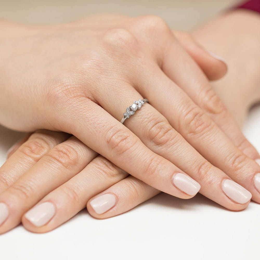 Auksinis Žiedas Su Deimantais