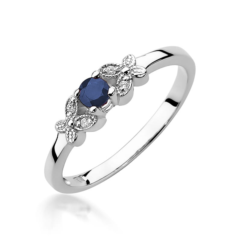 Gold Ring With Sapphire And Diamonds