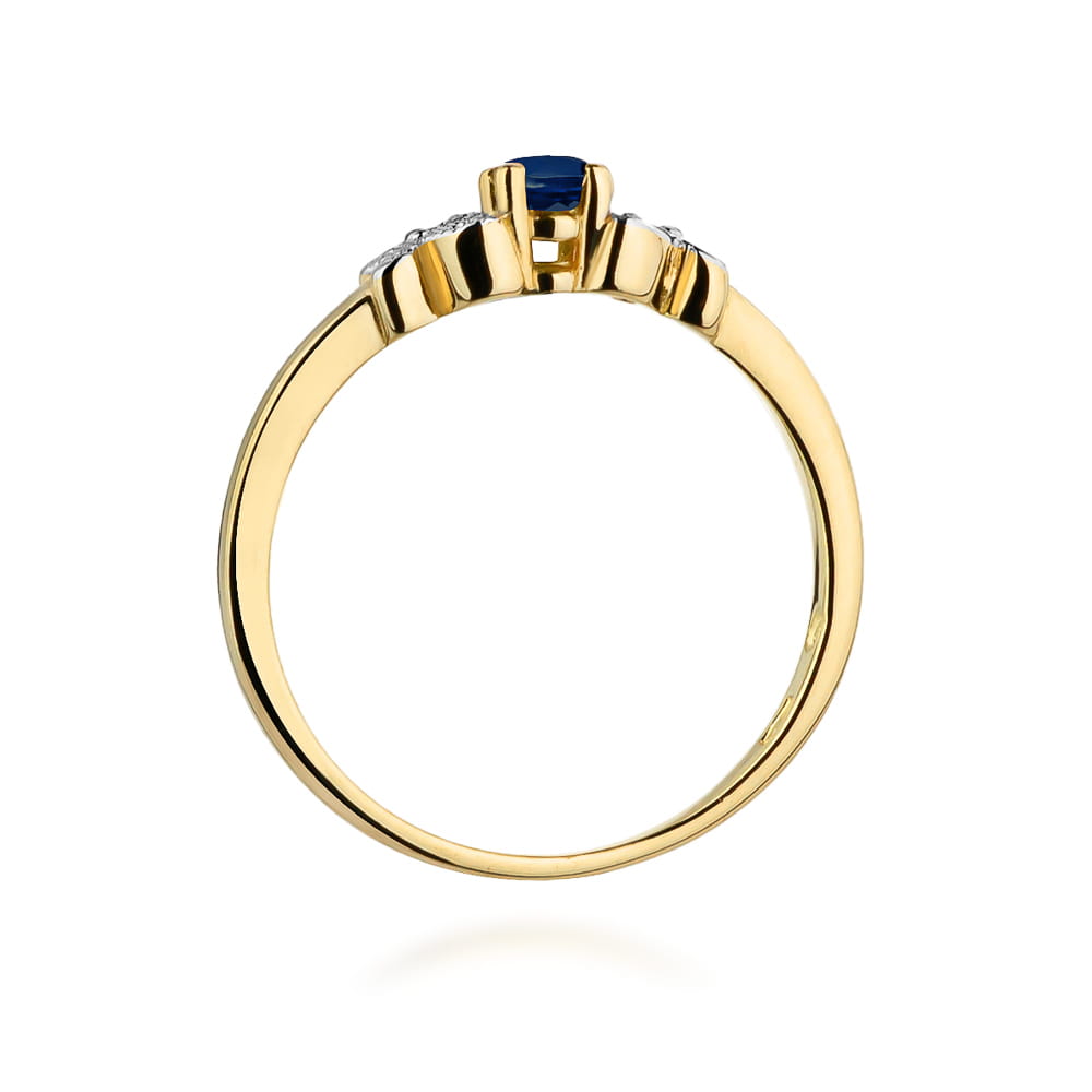 Gold Ring With Sapphire And Diamonds