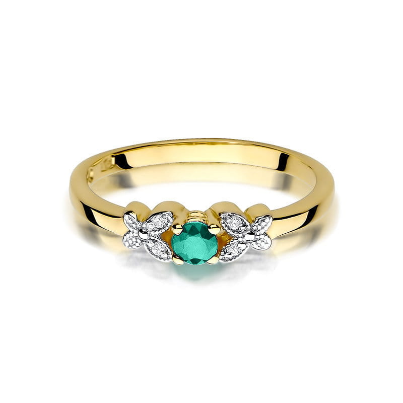Gold Ring With Emerald And Diamonds