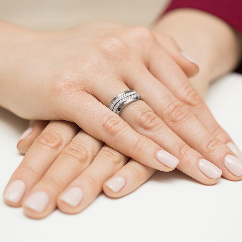 Auksinis Žiedas Su Deimantais