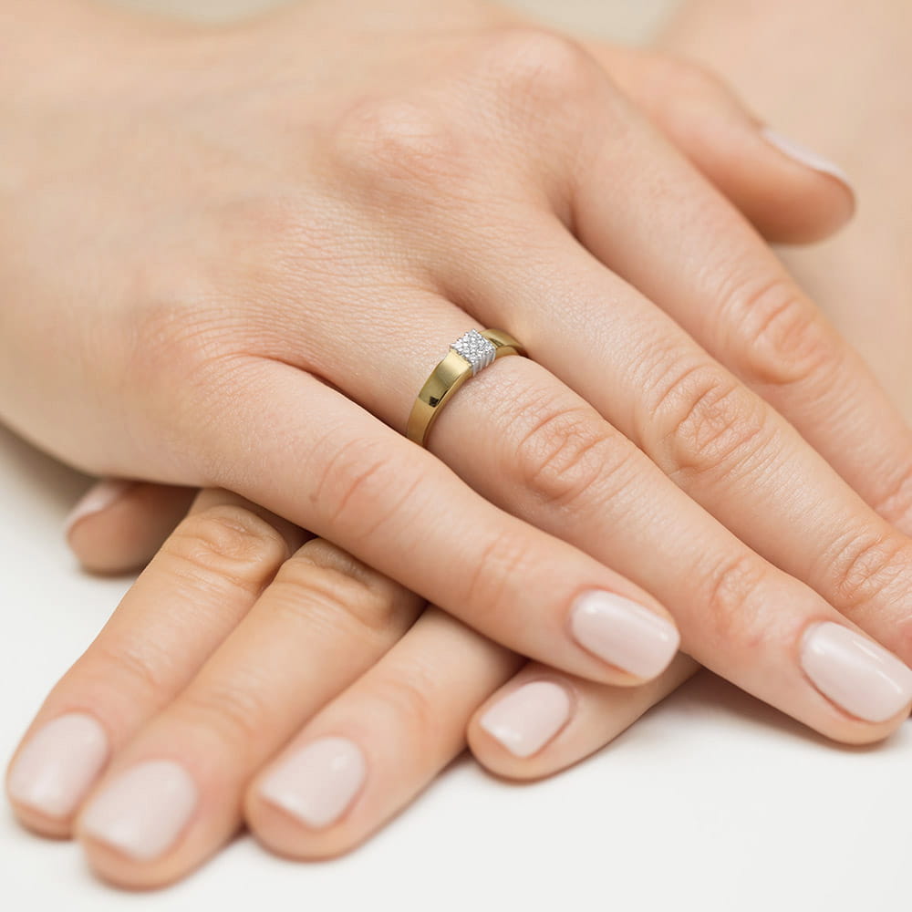 Auksinis Žiedas Su Deimantais