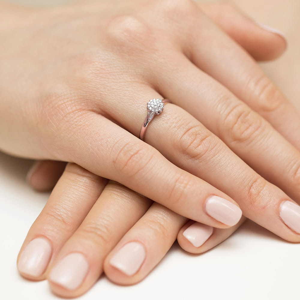 Auksinis Žiedas Su Deimantais