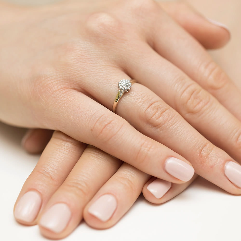 Auksinis Žiedas Su Deimantais