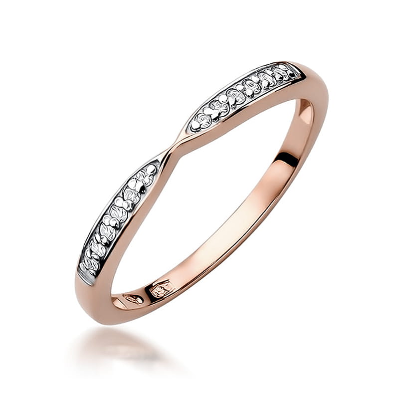Gold Ring With Diamonds