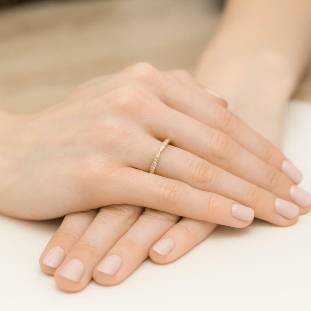 Auksinis Žiedas Su Deimantais