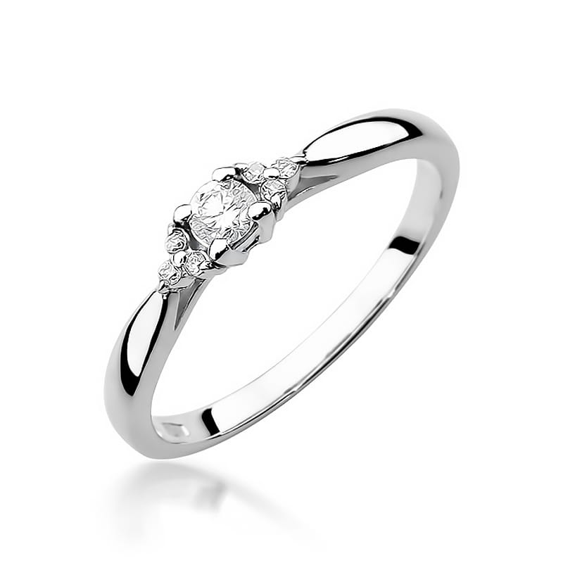 Gold Ring With Diamonds