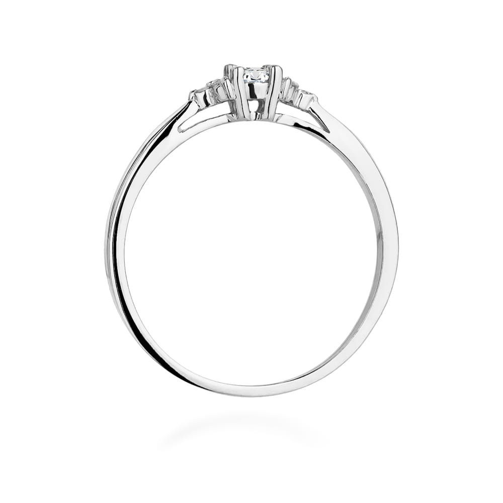 Gold Ring With Diamonds