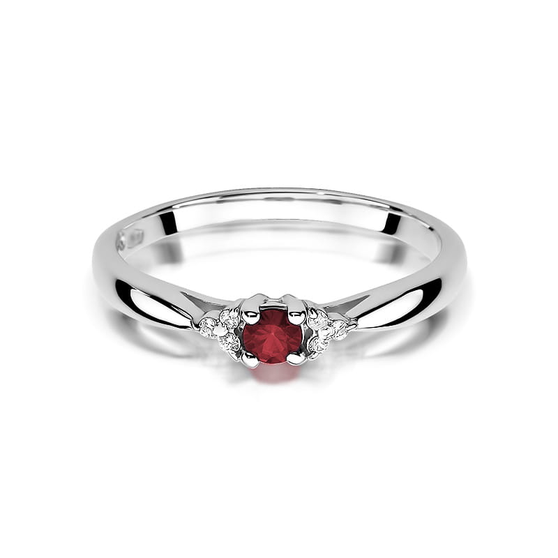 Gold Ring With Ruby And Diamonds