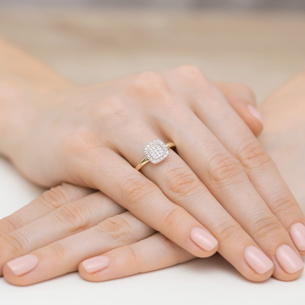 Auksinis Žiedas Su Deimantais