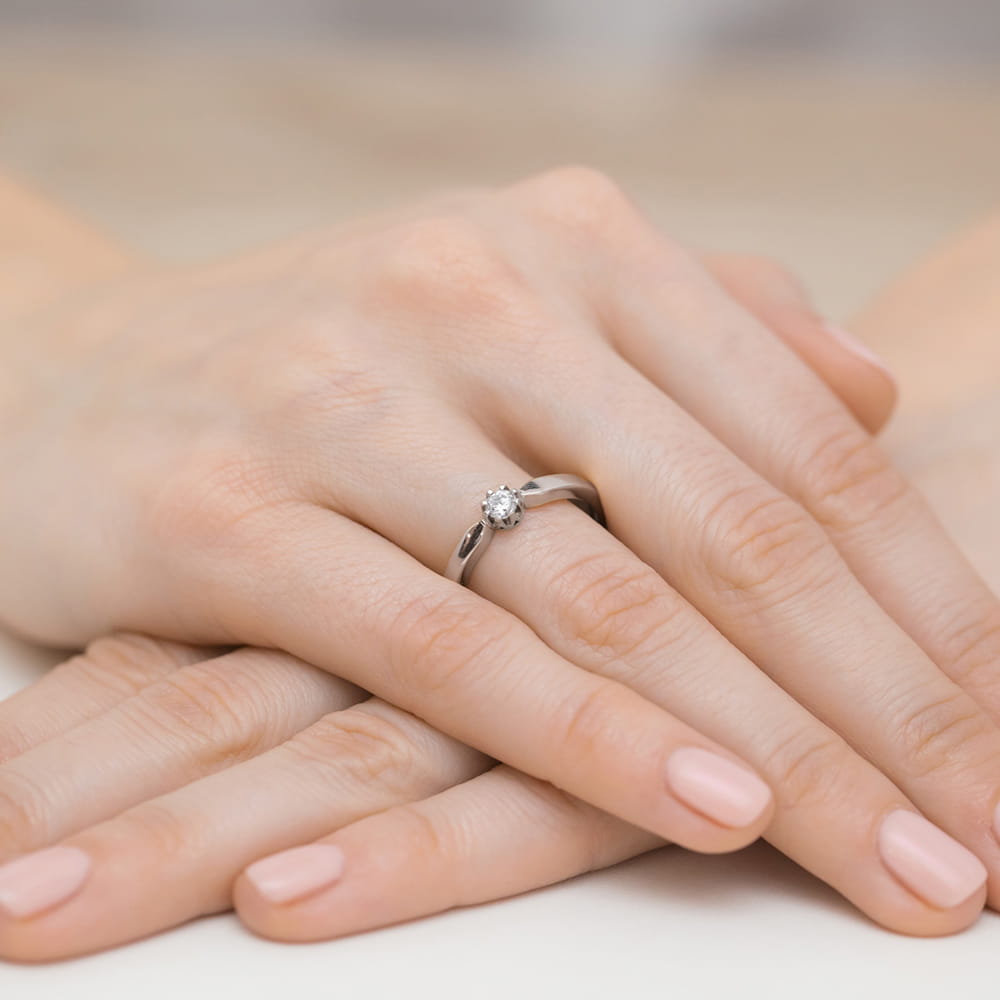 Auksinis Žiedas Su Deimantu