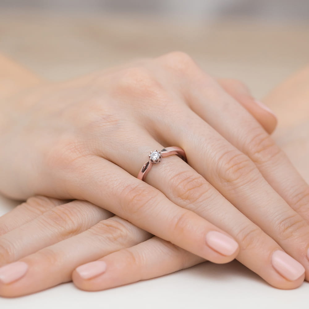 Auksinis Žiedas Su Deimantu