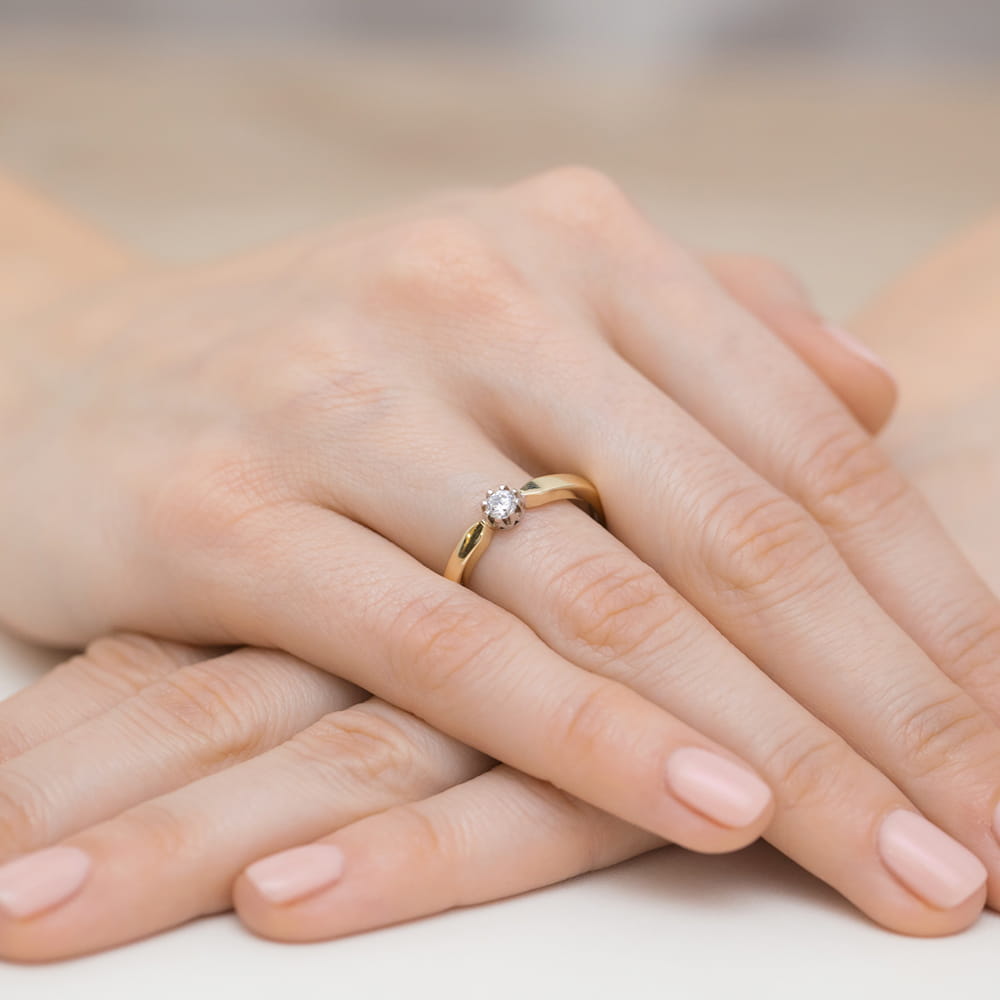 Auksinis Žiedas Su Deimantu