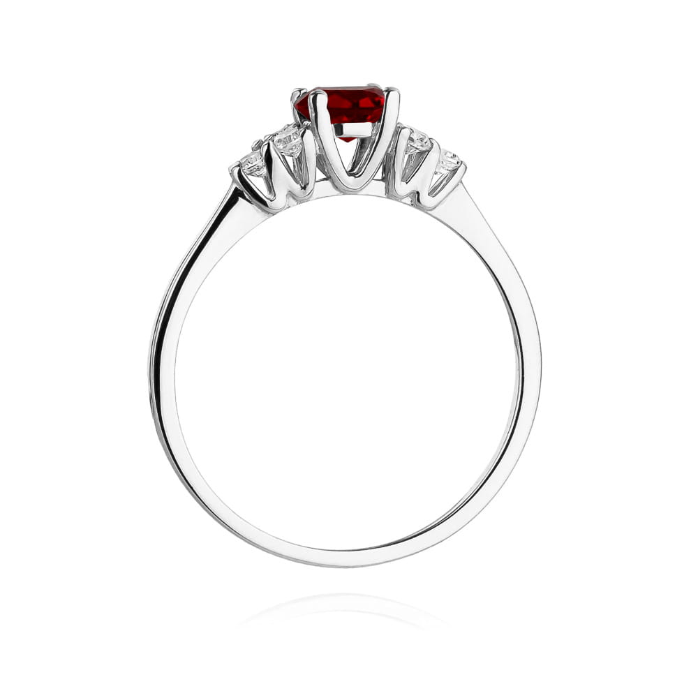 Gold Ring With Garnet And Diamonds