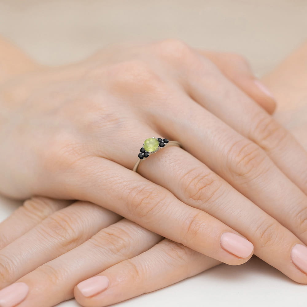 Gold Ring With Peridot And Black Diamonds