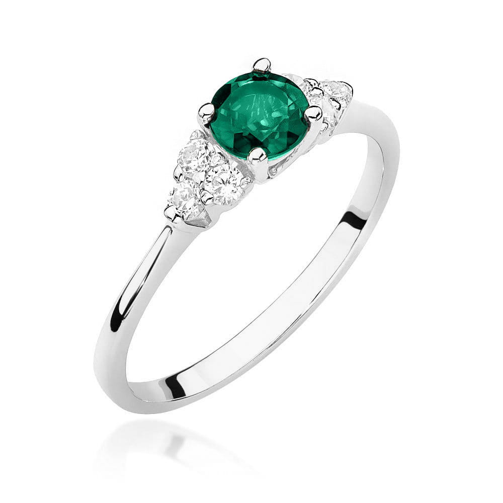 Gold Ring With Emerald And Diamonds