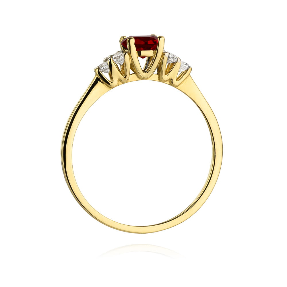 Gold Ring With Garnet And Diamonds