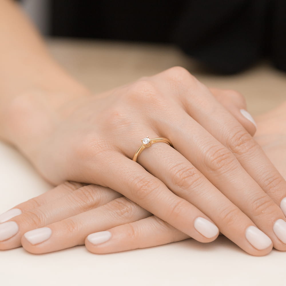 Auksinis Žiedas Su Deimantu