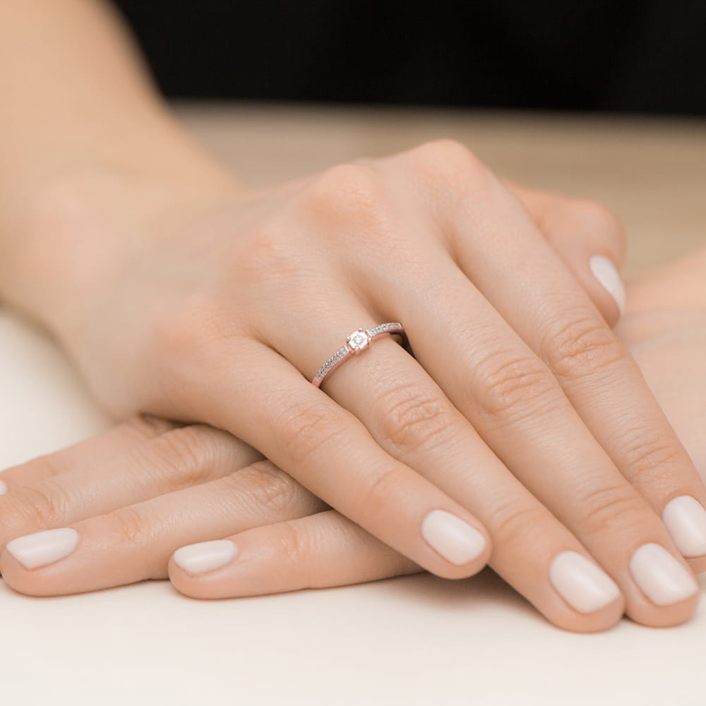 Auksinis Žiedas Su Deimantais