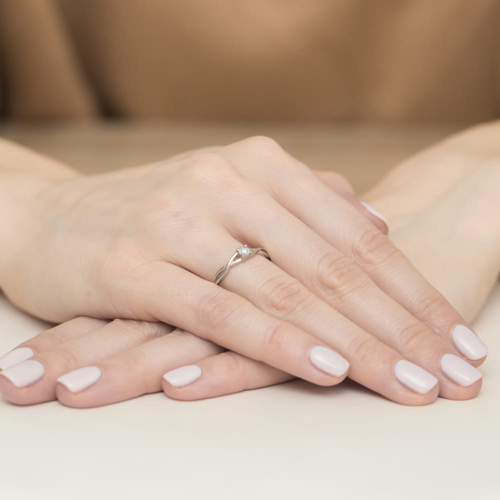 Auksinis Žiedas Su Deimantu