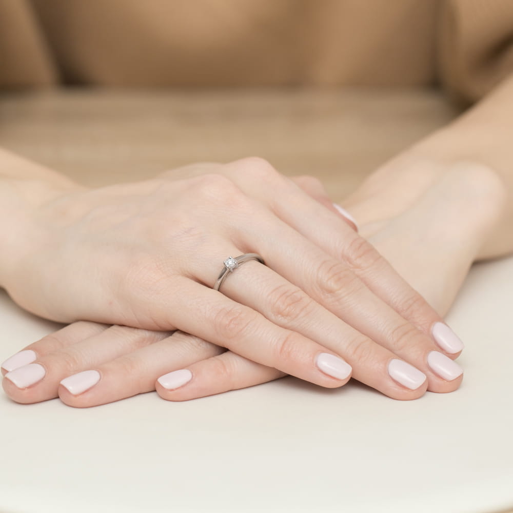 Auksinis Žiedas Su Deimantais