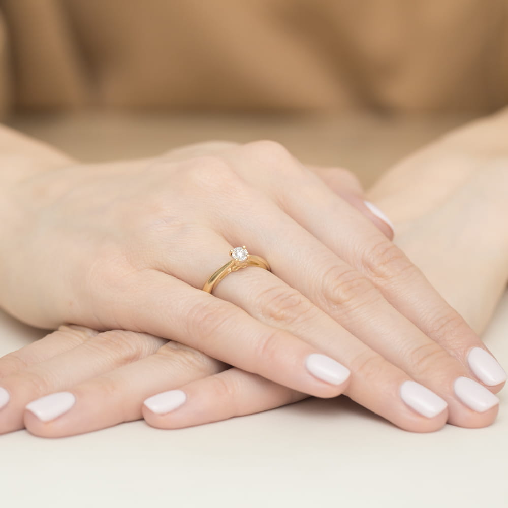 Auksinis Žiedas Su Deimantu