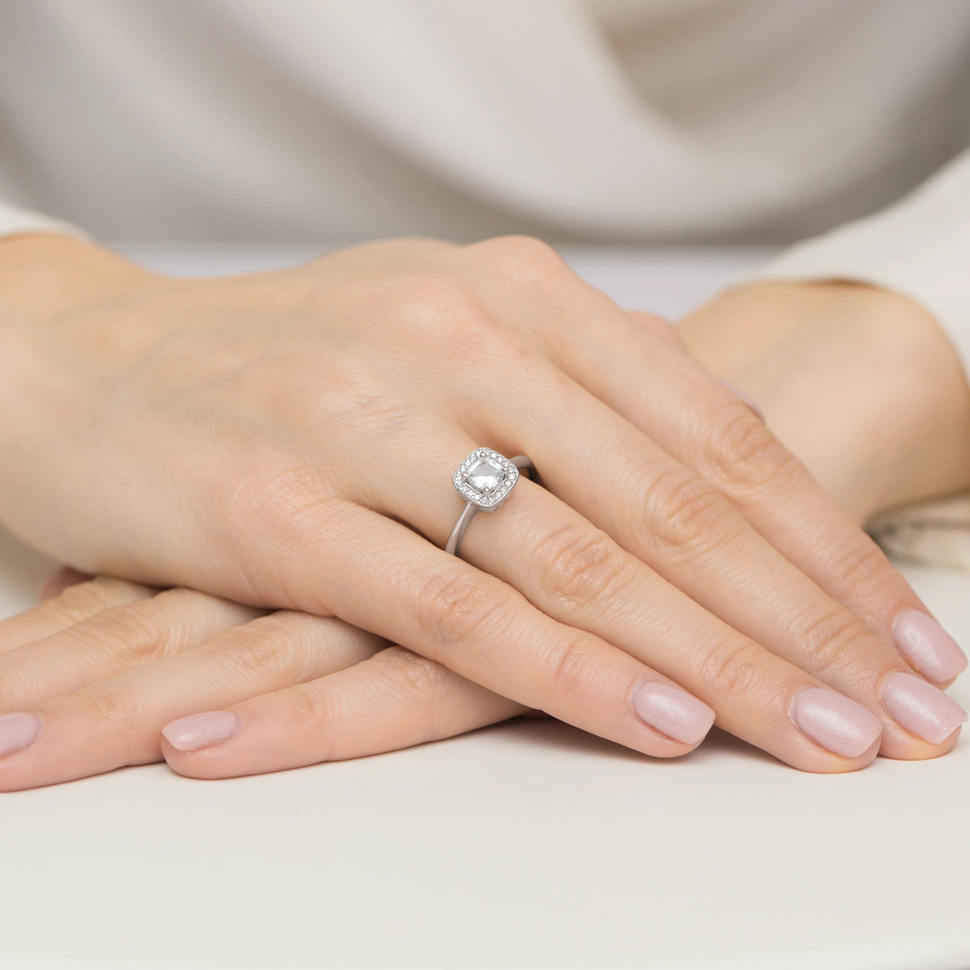 Gold Ring With White Sapphire And Diamonds
