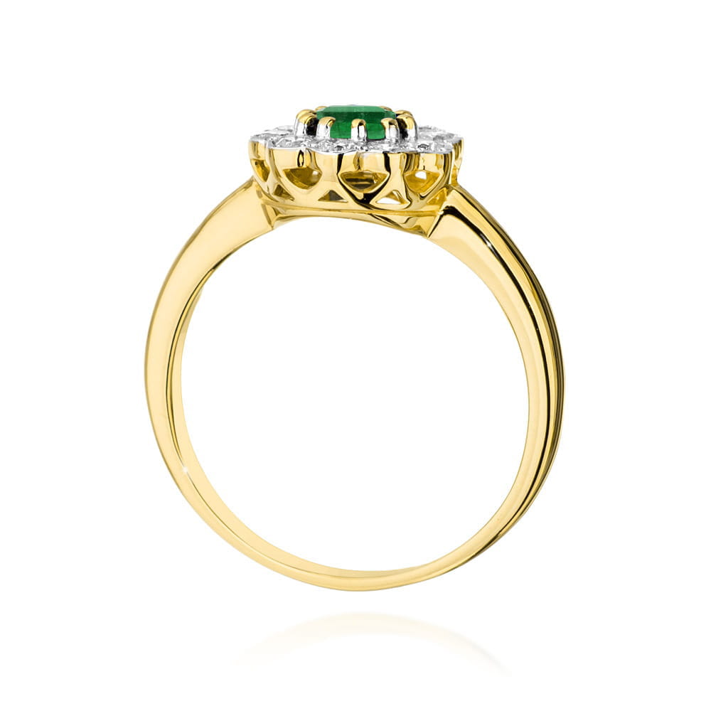 Gold Ring With Emerald And Diamonds
