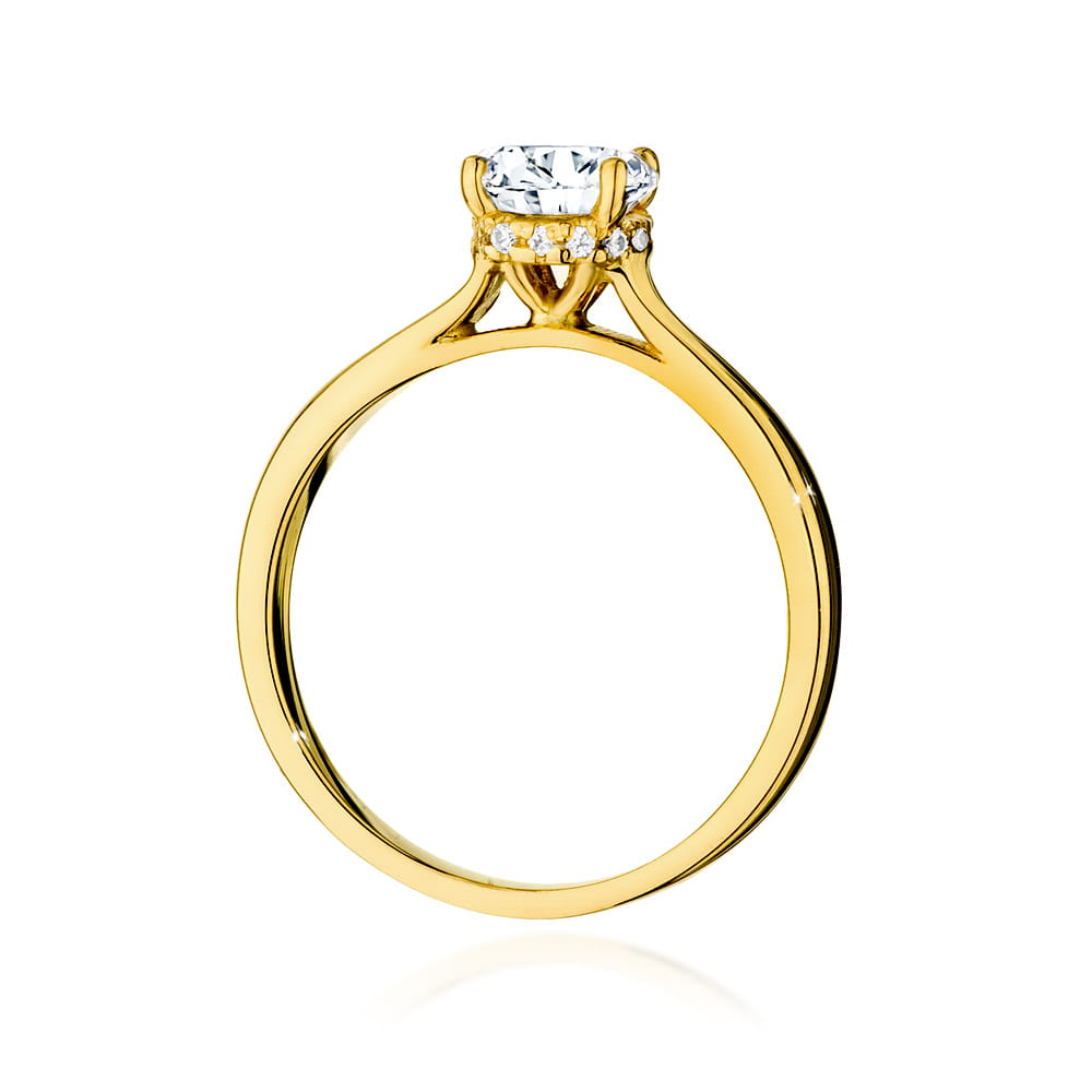 Gold Ring With Diamonds