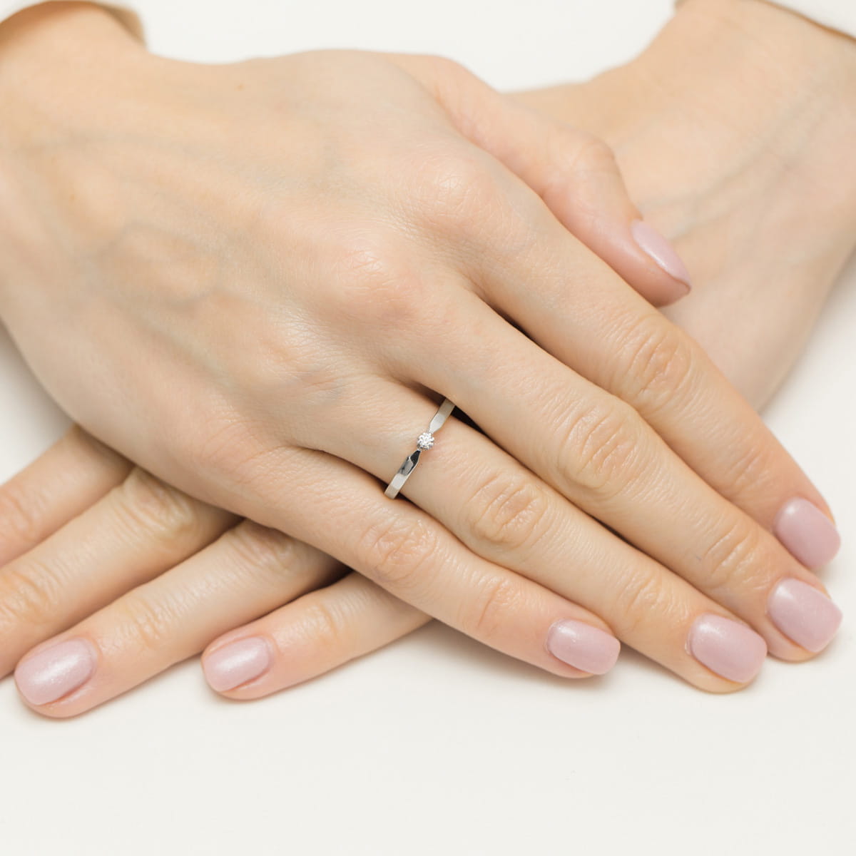 Auksinis Žiedas Su Deimantu