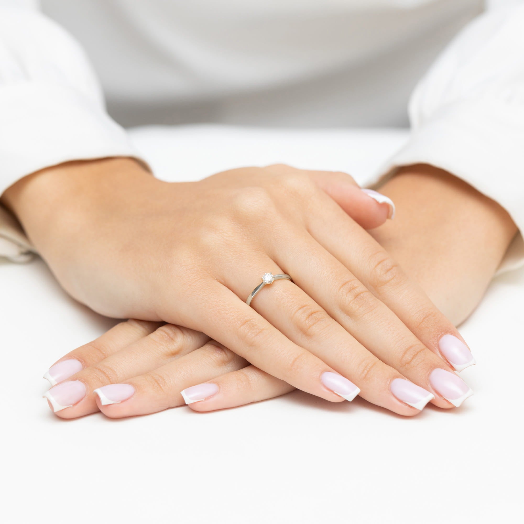 Auksinis Žiedas Su Deimantu