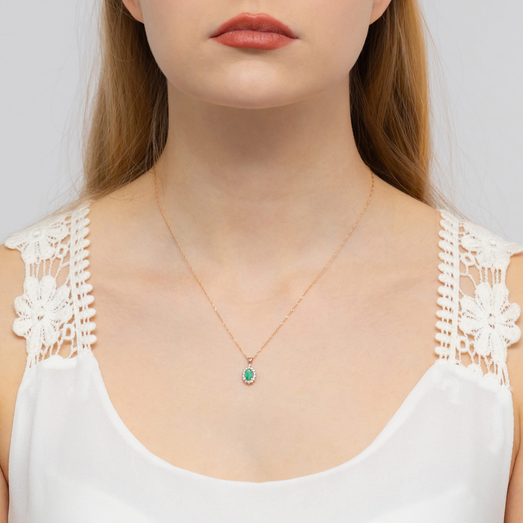 Gold Pendant With Emerald And Diamonds