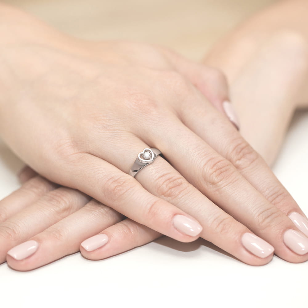 Gold Ring With Diamond 0.04ct