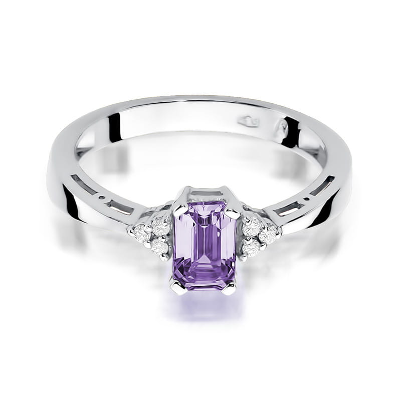 Gold Ring With Amethyst And Diamonds