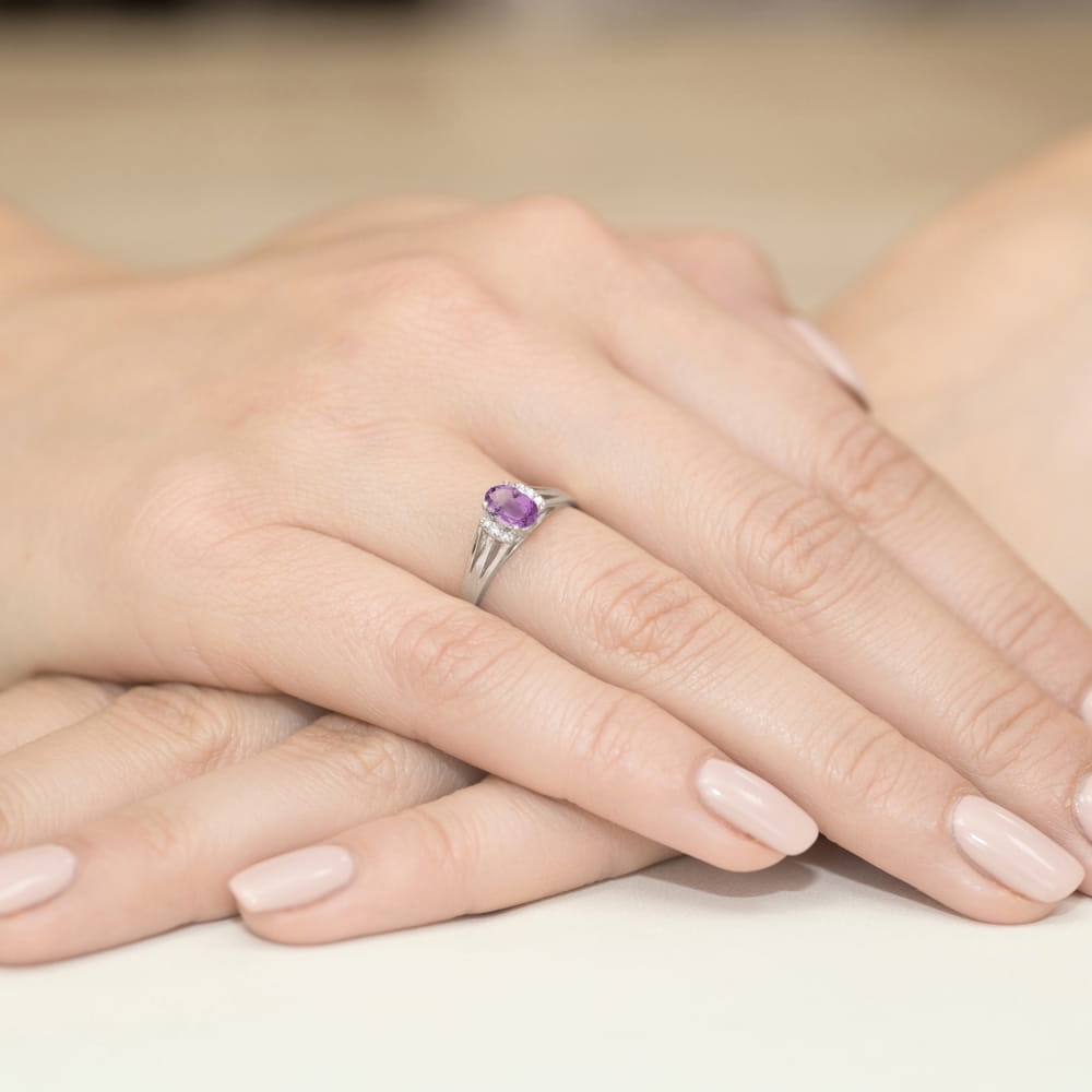 Gold Ring With Amethyst And Diamonds
