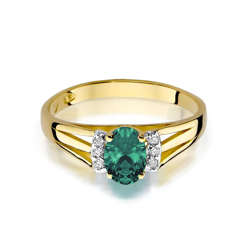 Gold Ring With Emerald And Diamonds