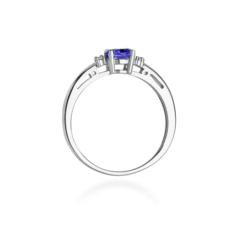 Gold Ring With Tanzanite And Diamonds