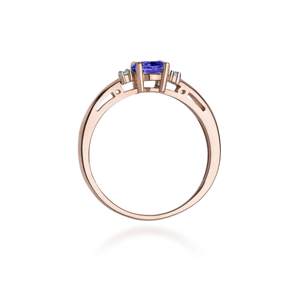 Gold Ring With Tanzanite And Diamonds
