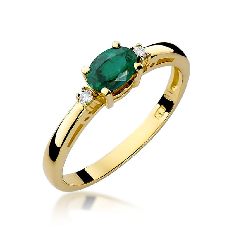 Gold Ring With Emerald And Diamonds