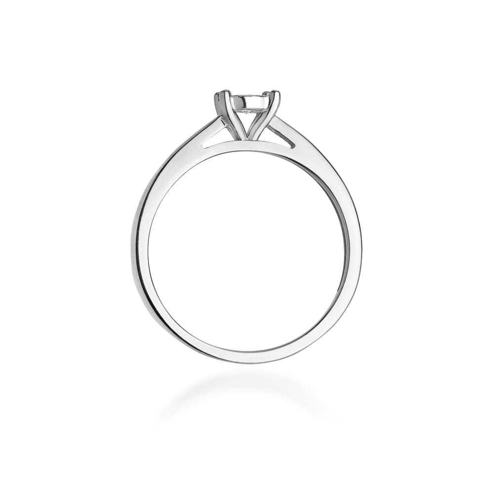 Gold Ring With Diamond