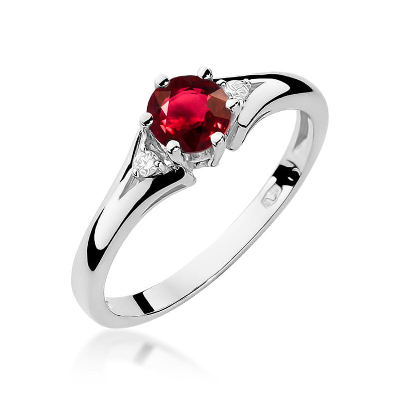 Gold Ring With Ruby And Diamonds