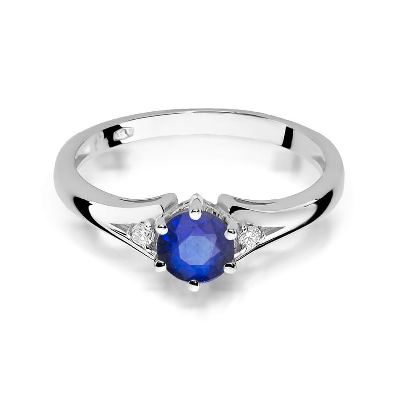 Gold Ring With Sapphire And Diamonds