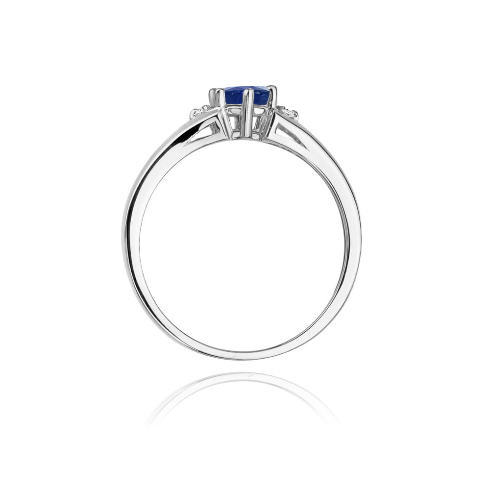 Gold Ring With Sapphire And Diamonds
